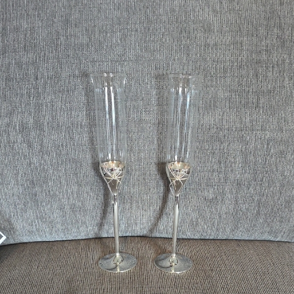 Vera Wang Wedgwood Love Knots Champagne Toasting Flute Pair, New In Box, 5oz. - Picture 4 of 15